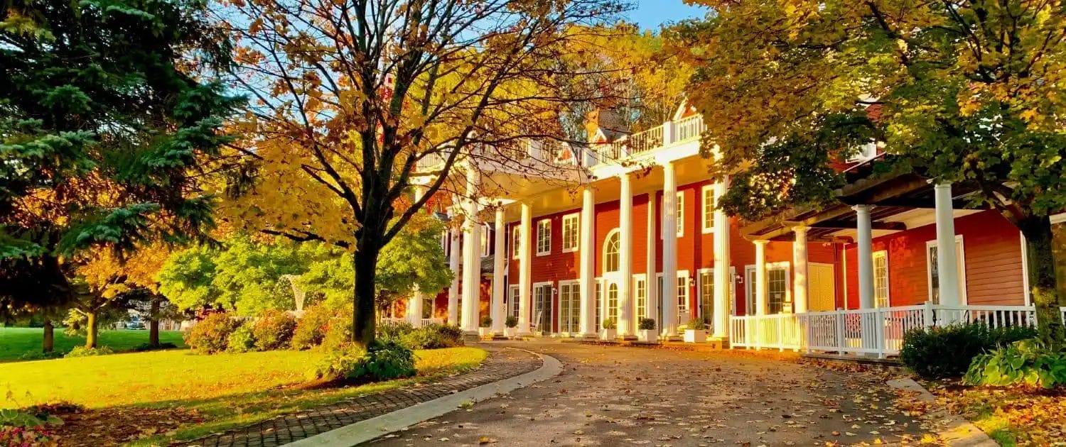 Inn-Fall-Featurd-Website_op Don’t Miss These Suttons Bay Wineries 2